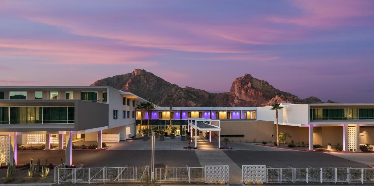 Mountain Premium King at Mountain Shadows Resort Scottsdale