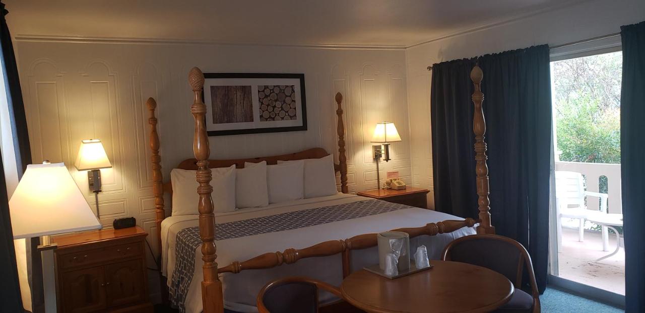 Standard Quadruple Room at Land O Nod Inn