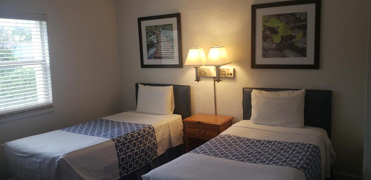 Standard Quadruple Room at Land O Nod Inn