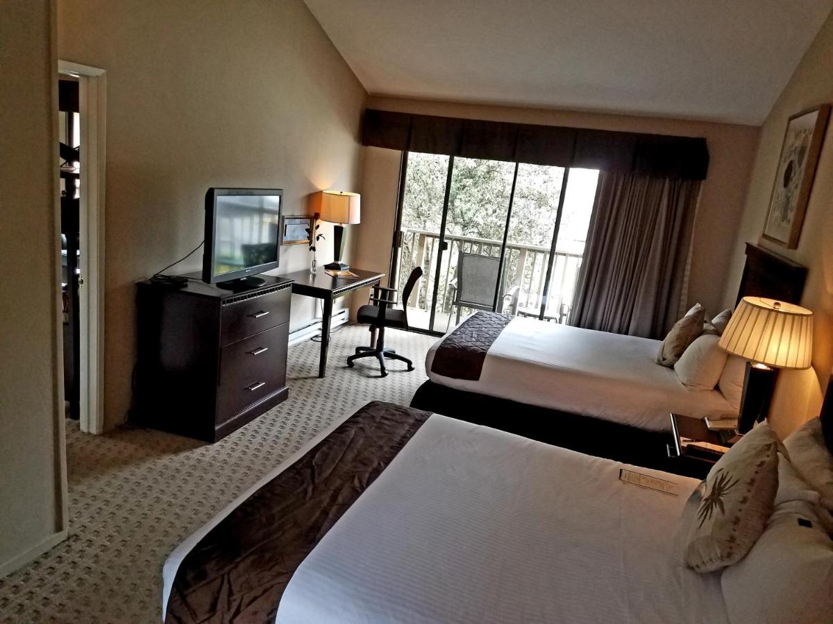 | Adobe Inn