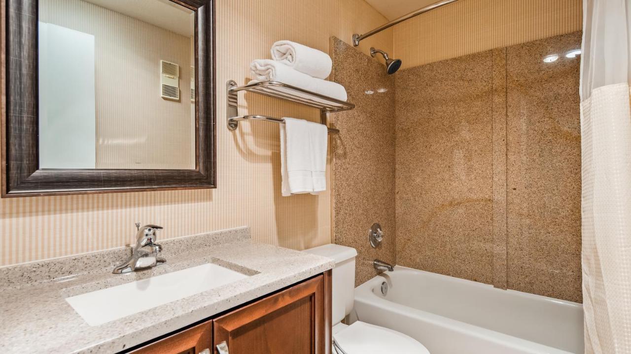 Two Room Queen Suite - Non-Smoking at Lompoc Valley Inn and Suites