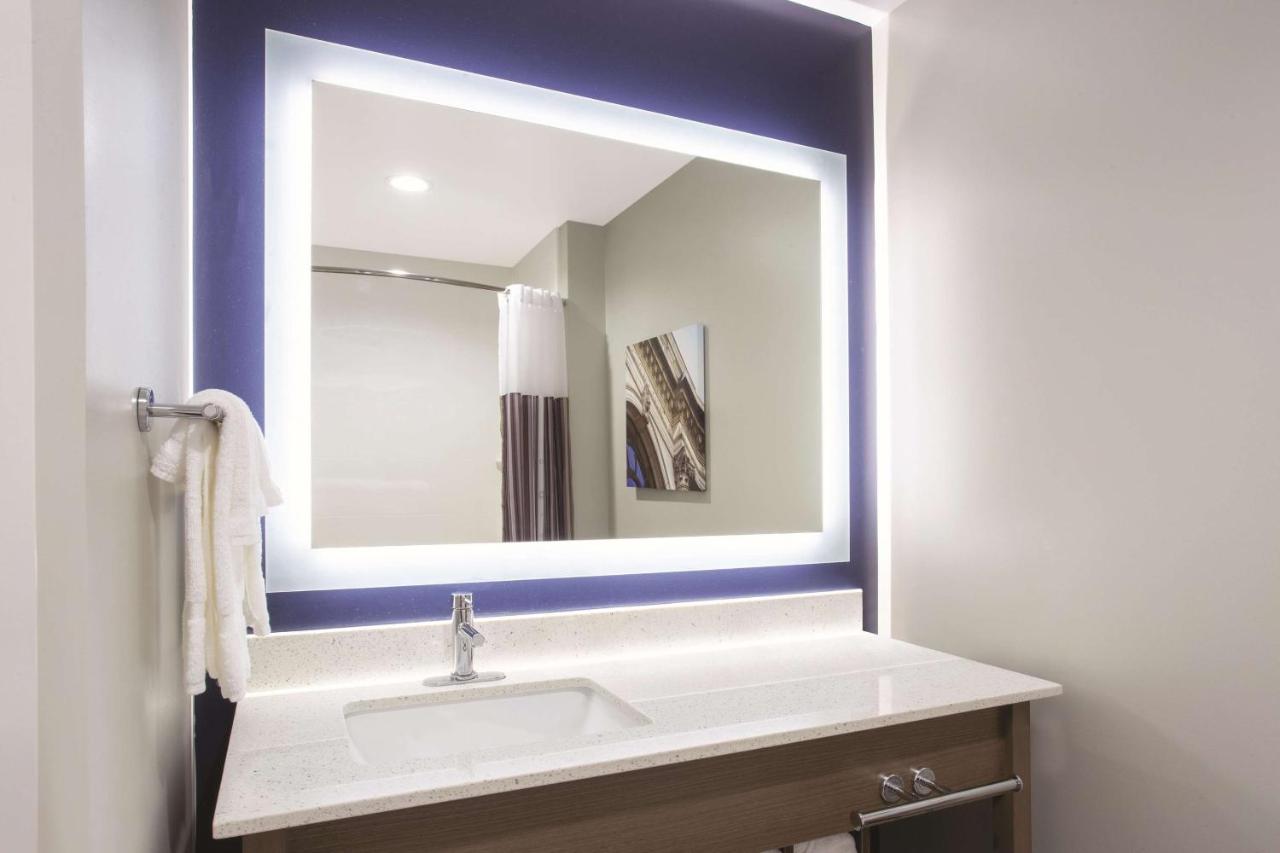 | La Quinta by Wyndham Buffalo Amherst