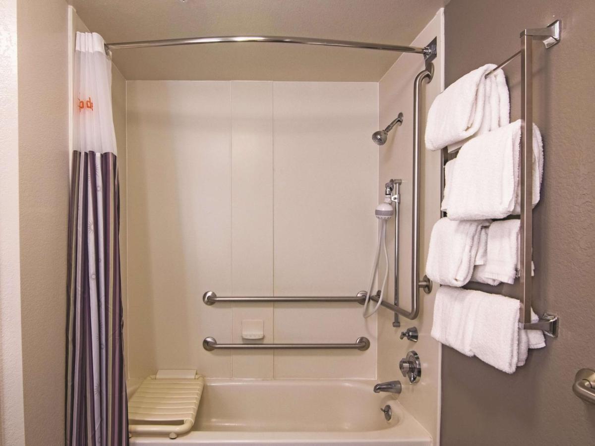 Double Room with Two Double Beds and Courtyard View - Mobility and Hearing Impaired Access/Non-Smoki at La Quinta Inn & Suites by Wyndham Oklahoma City Norman