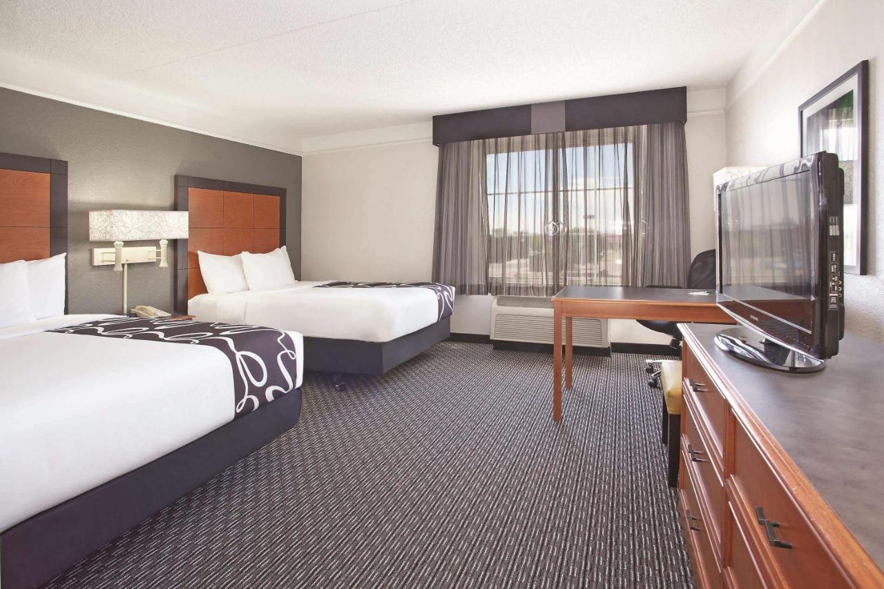 Deluxe Double Room with Two Double Beds - Non-Smoking at La Quinta Inn & Suites by Wyndham Pueblo