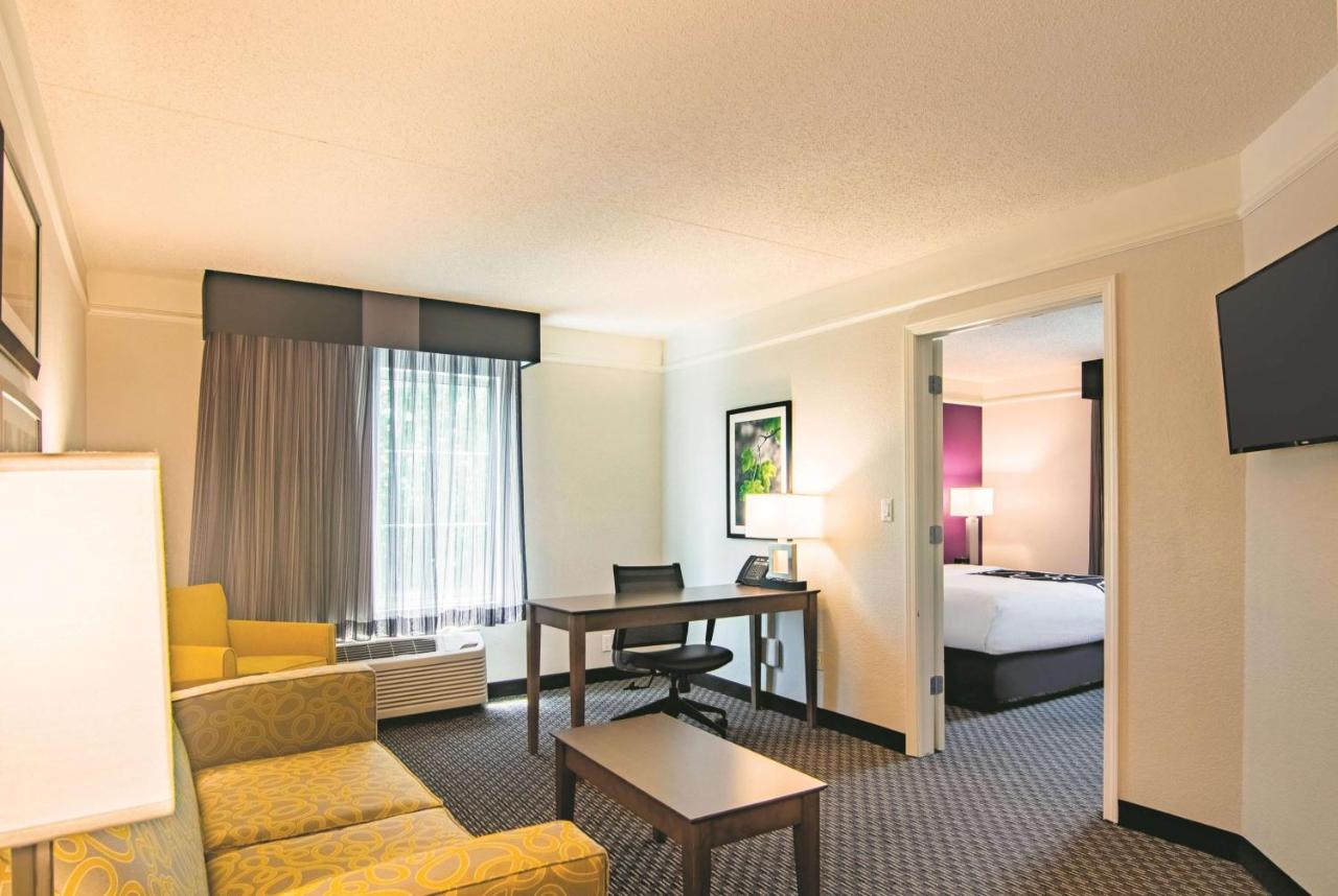 Deluxe King Suite at La Quinta Inn & Suites by Wyndham Oklahoma City Norman