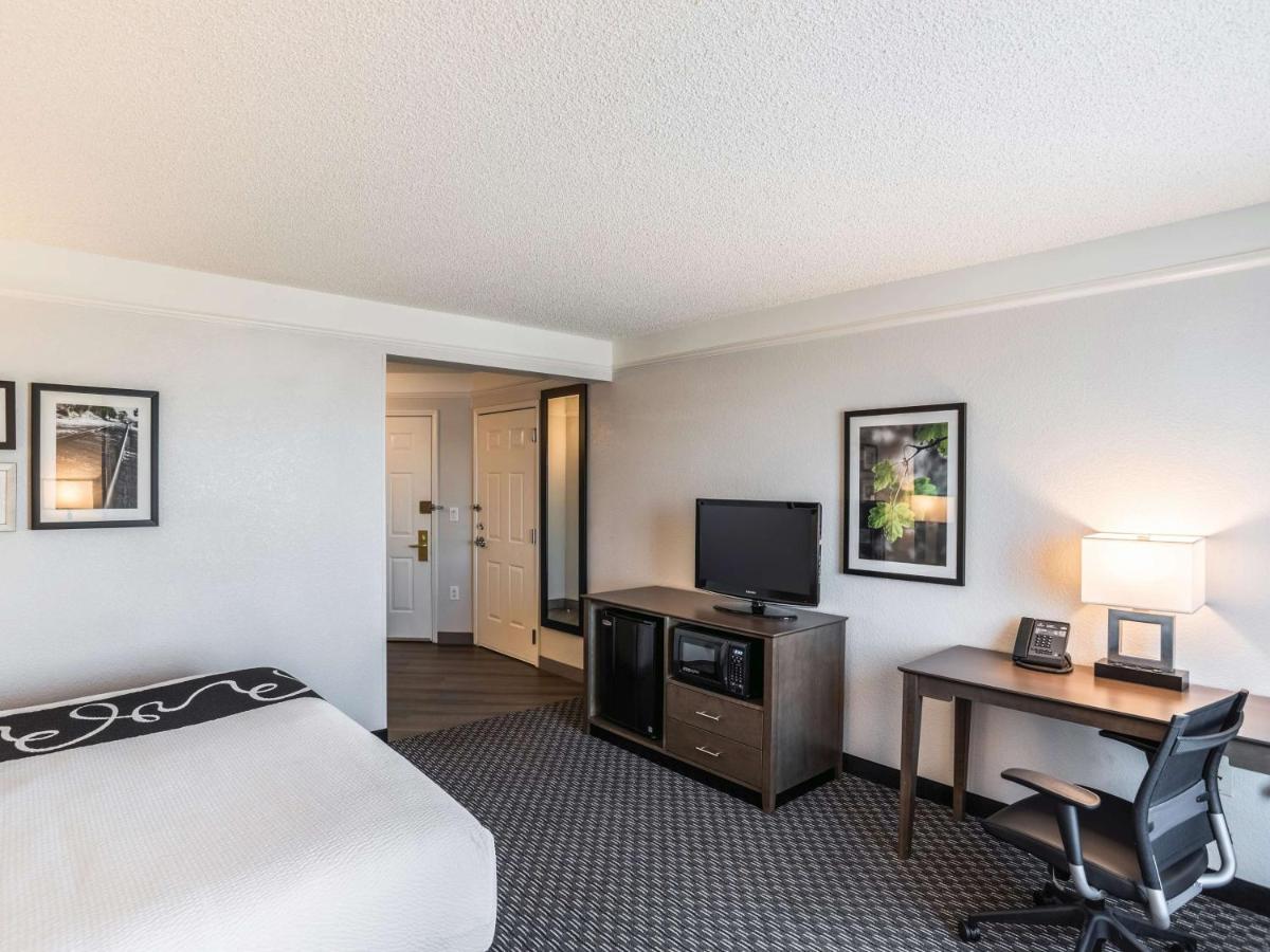 King Room - Disability Access at La Quinta Inn & Suites by Wyndham Phoenix Chandler