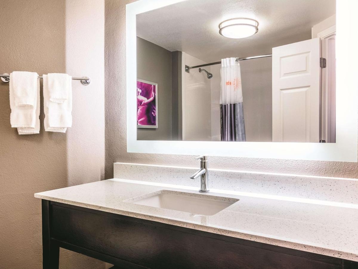 Deluxe Room with Two Double Beds at La Quinta Inn & Suites by Wyndham Shreveport Airport