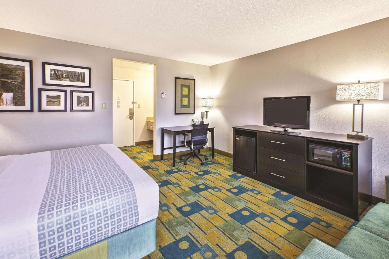Deluxe King Studio Suite - Non-Smoking at La Quinta Inn by Wyndham Toledo Perrysburg
