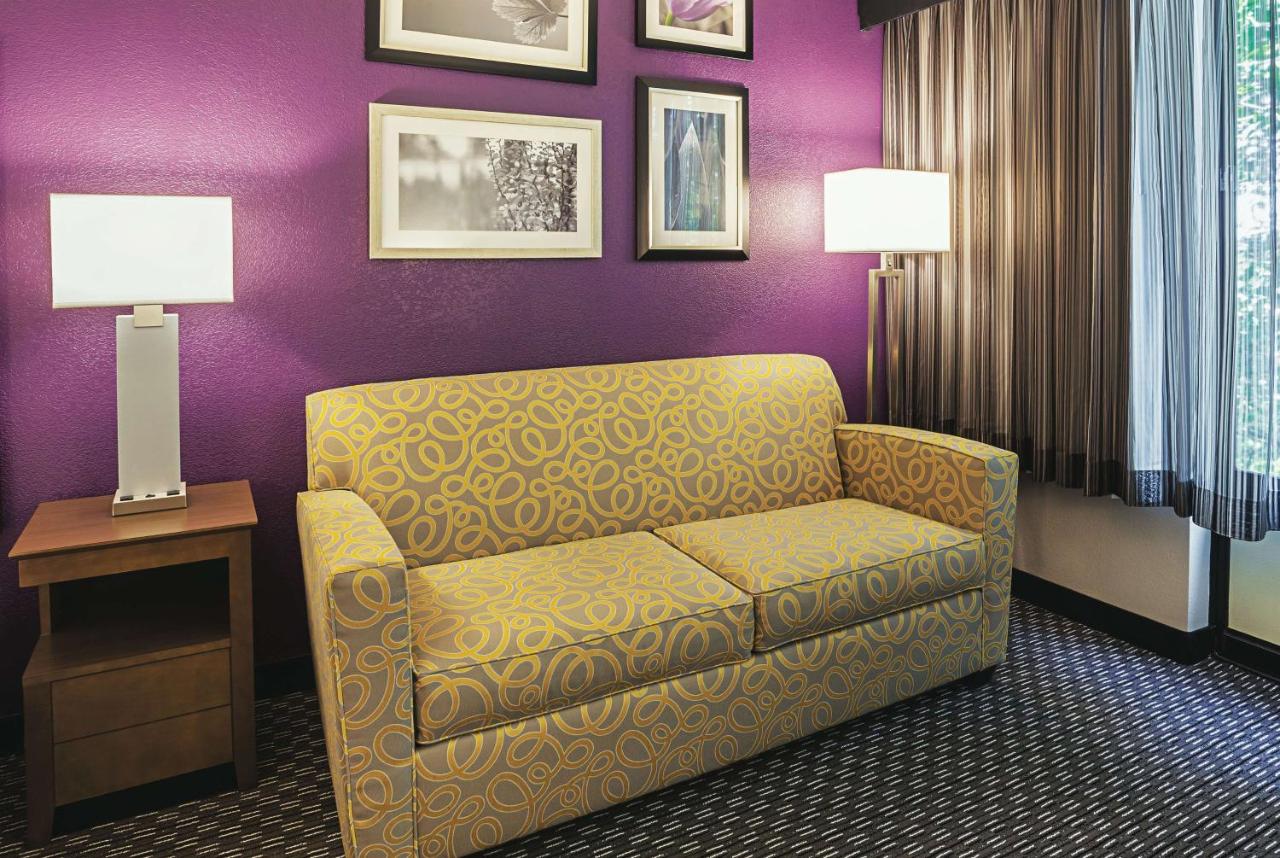 King Room with Sofa Bed at La Quinta Inn & Suites by Wyndham Rancho Cordova Sacramento