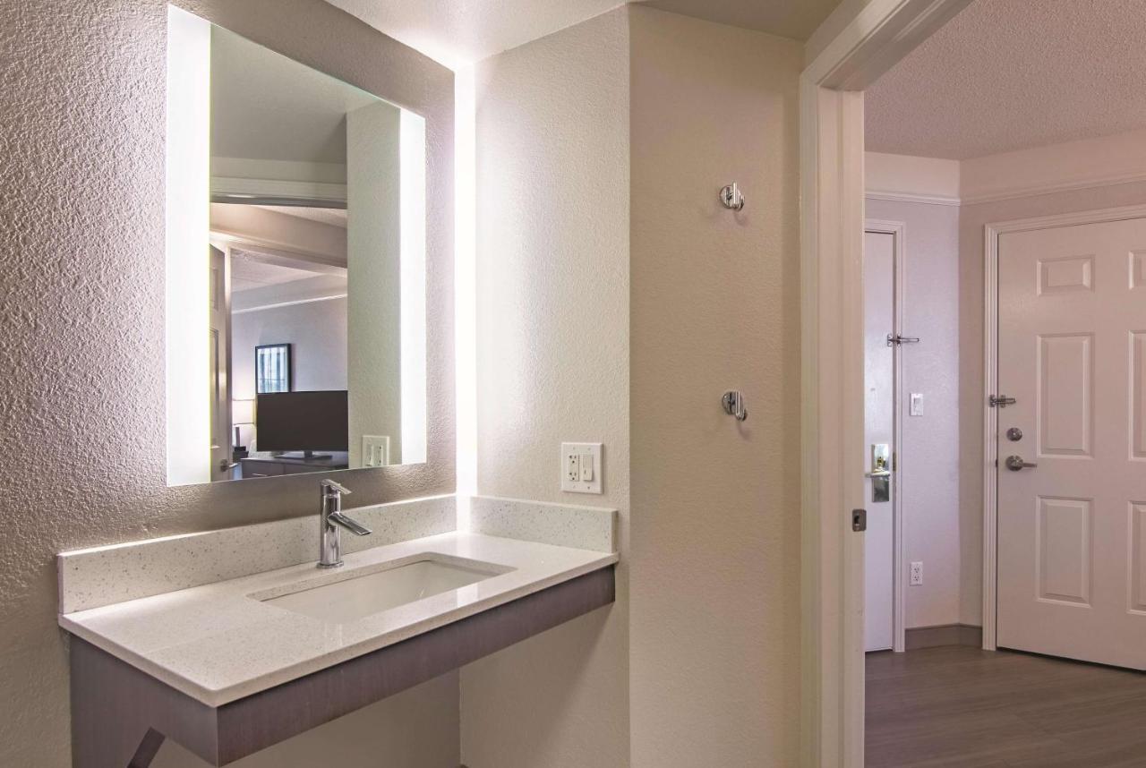 King Room - Disability Access at La Quinta Inn & Suites by Wyndham Oklahoma City Norman