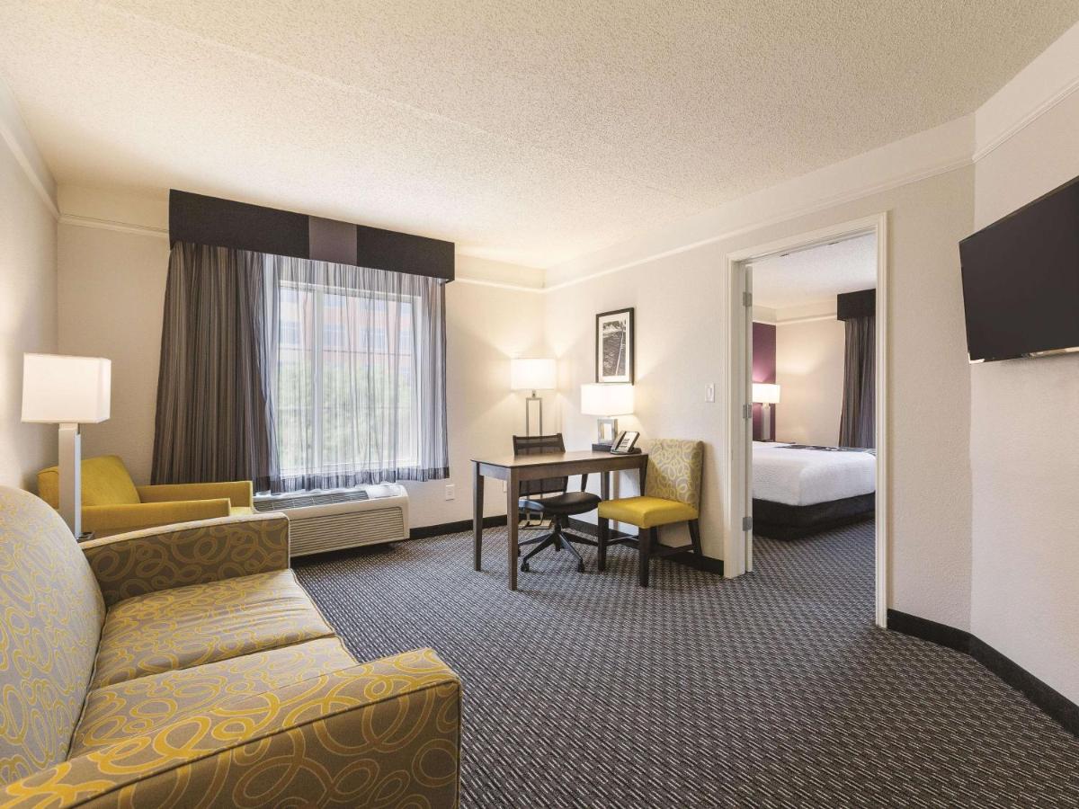King Suite - Non-Smoking at La Quinta Inn & Suites by Wyndham Dallas Plano West