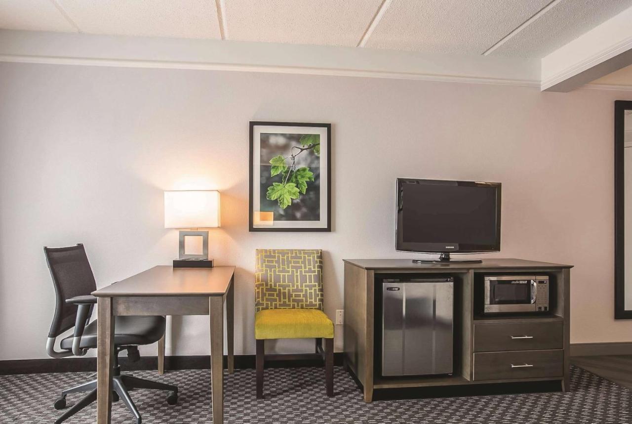 Double Room with Two Double Beds - Mobility/Hearing Accessible - Non-Smoking  at La Quinta Inn & Suites by Wyndham Tampa Brandon Regency Park