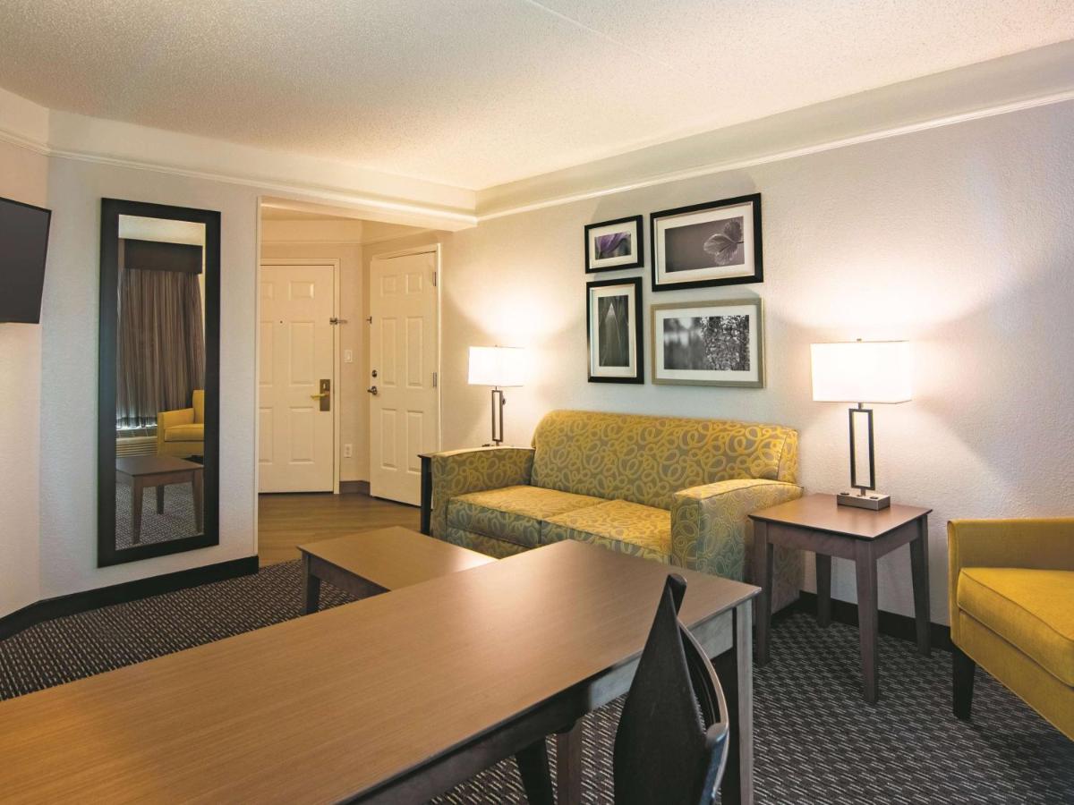 Deluxe King Suite at La Quinta Inn & Suites by Wyndham Oklahoma City Norman