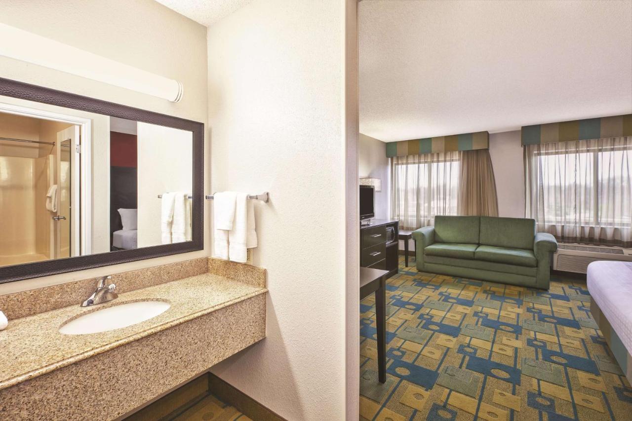 Deluxe King Studio Suite - Non-Smoking at La Quinta Inn by Wyndham Toledo Perrysburg