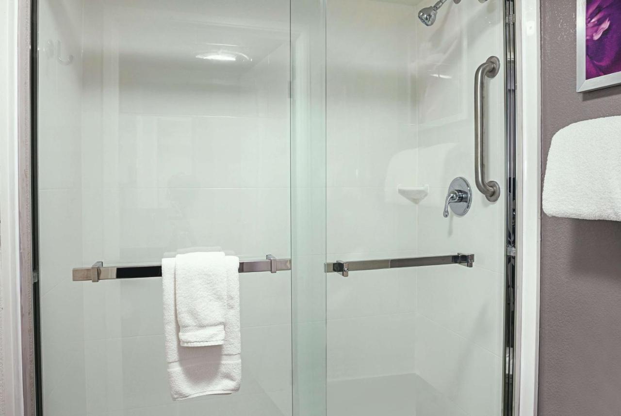 Queen Room - Non-Smoking at La Quinta Inn & Suites by Wyndham Rancho Cordova Sacramento