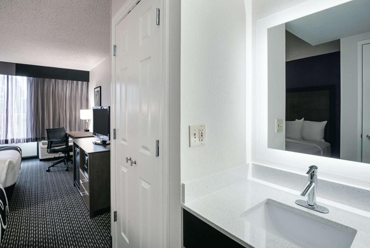 Deluxe Room with Two Queen Beds at La Quinta Inn & Suites by Wyndham Rancho Cordova Sacramento