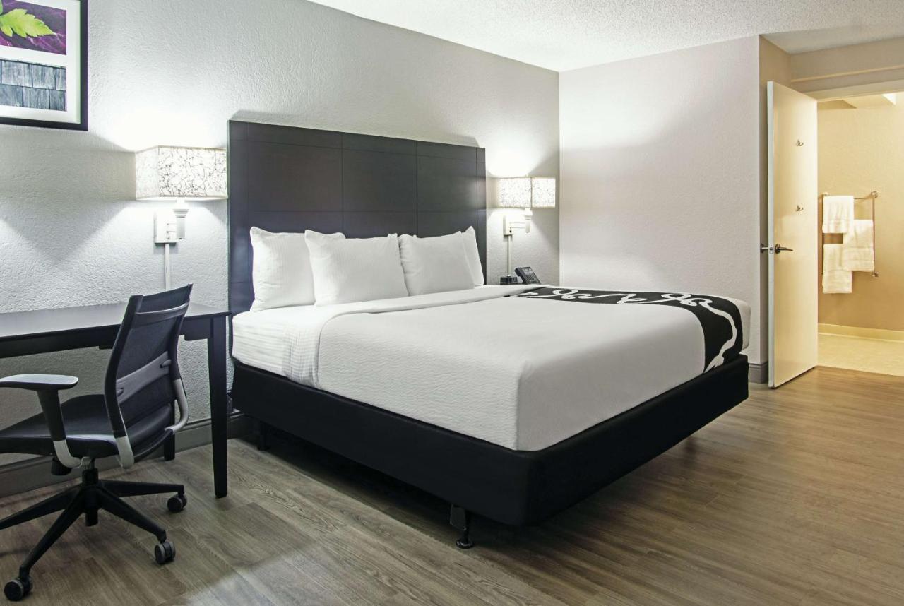 King Room with Bath Tub - Mobility Accessible/Non-Smoking at La Quinta Inn by Wyndham West Palm Beach - Florida Turnpike