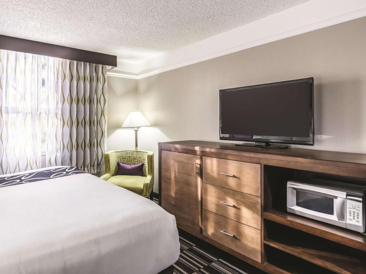 King Suite - Non-Smoking at La Quinta Inn by Wyndham Jupiter
