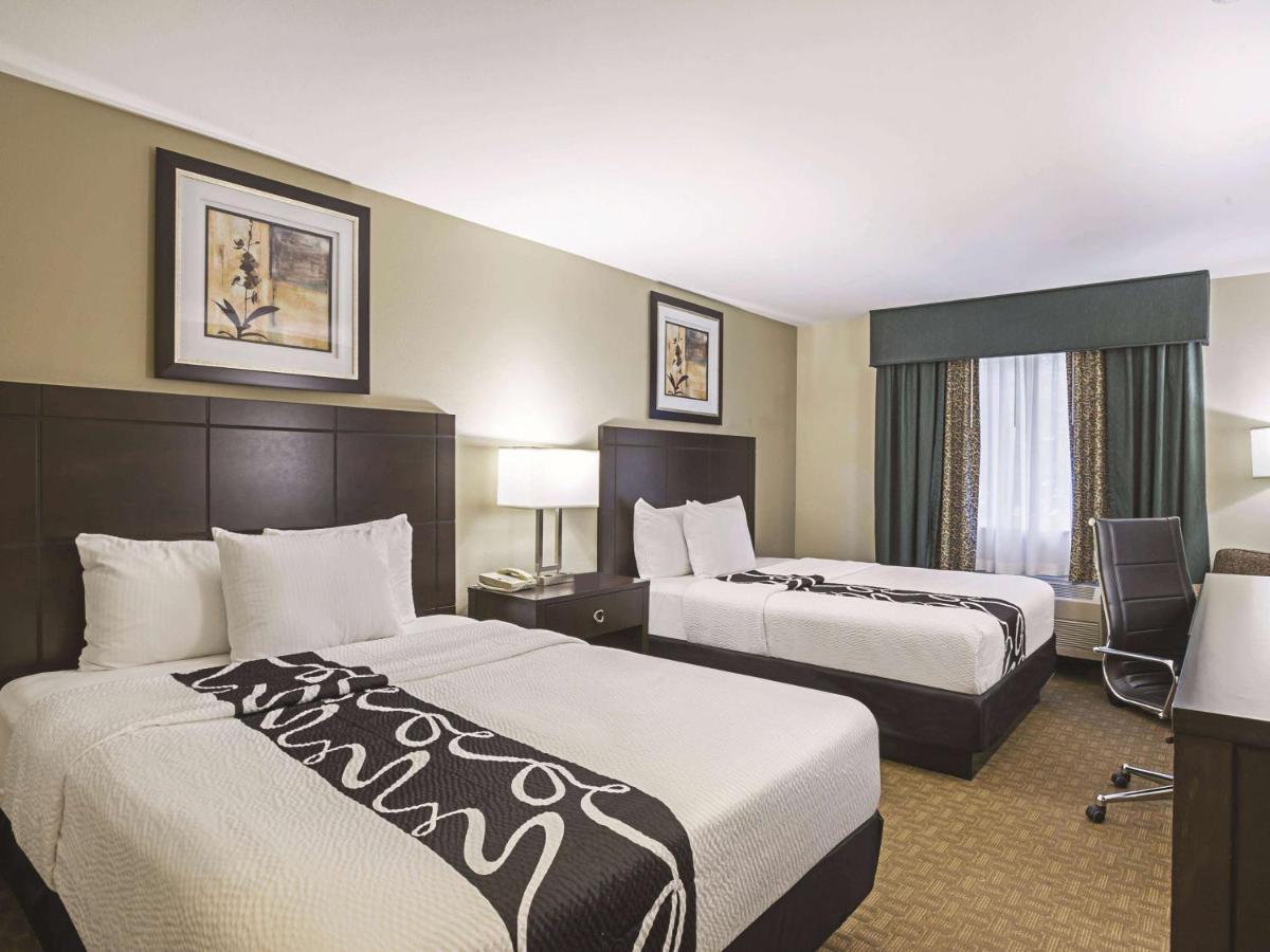 Queen Room with Two Queen Beds - Mobility Access at La Quinta Inn by Wyndham Olympia - Lacey
