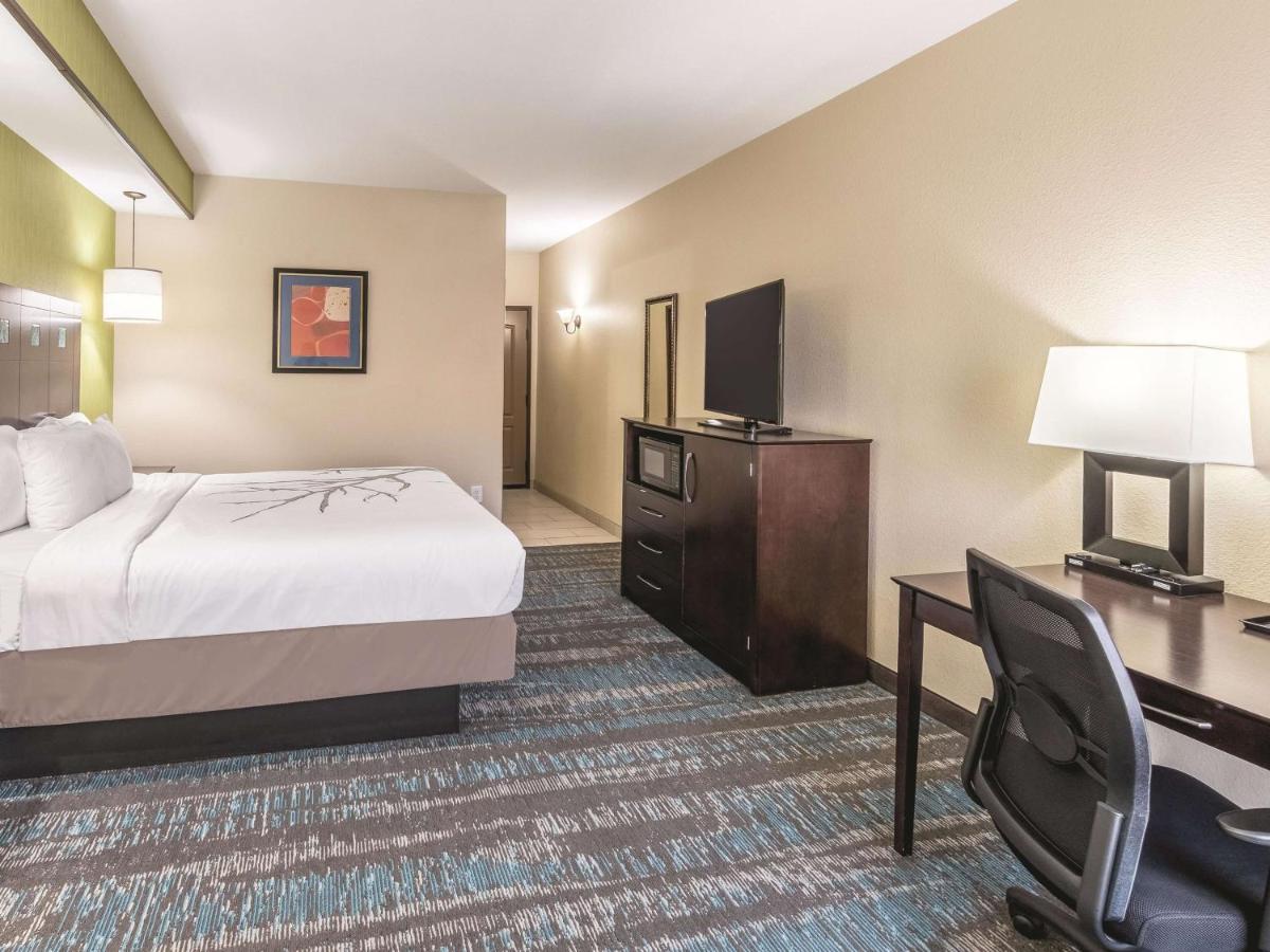 One-Bedroom King Suite - Non-Smoking at La Quinta Inn & Suites by Wyndham Dallas Grand Prairie South