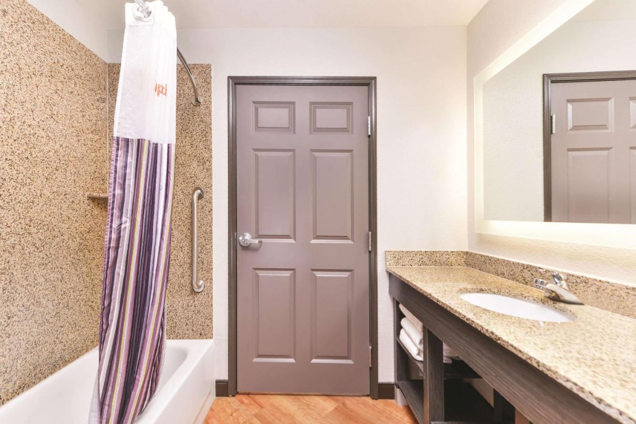 King Suite at La Quinta Inn & Suites by Wyndham Abilene Mall