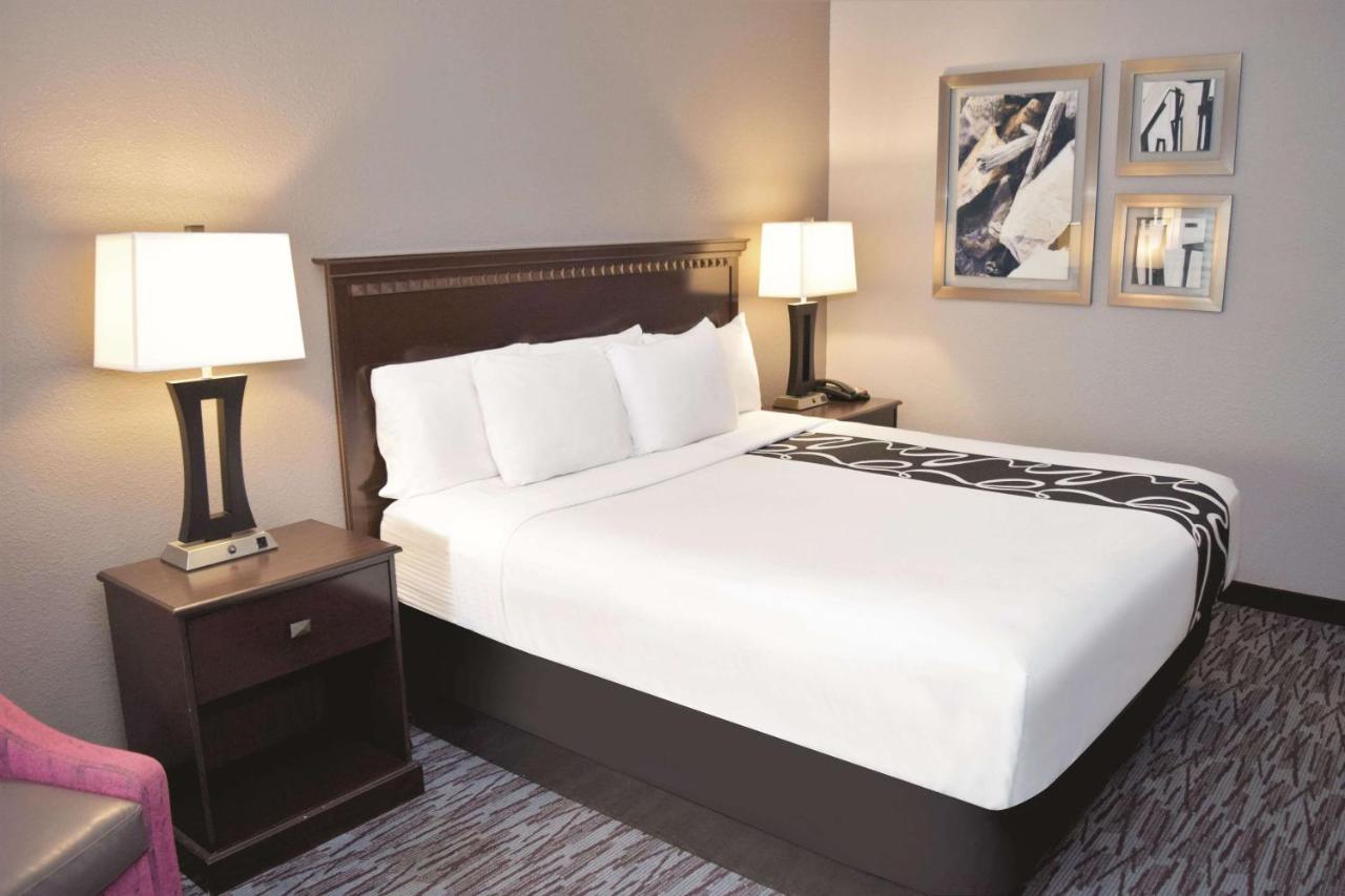 King Room at La Quinta Inn & Suites by Wyndham Abilene Mall