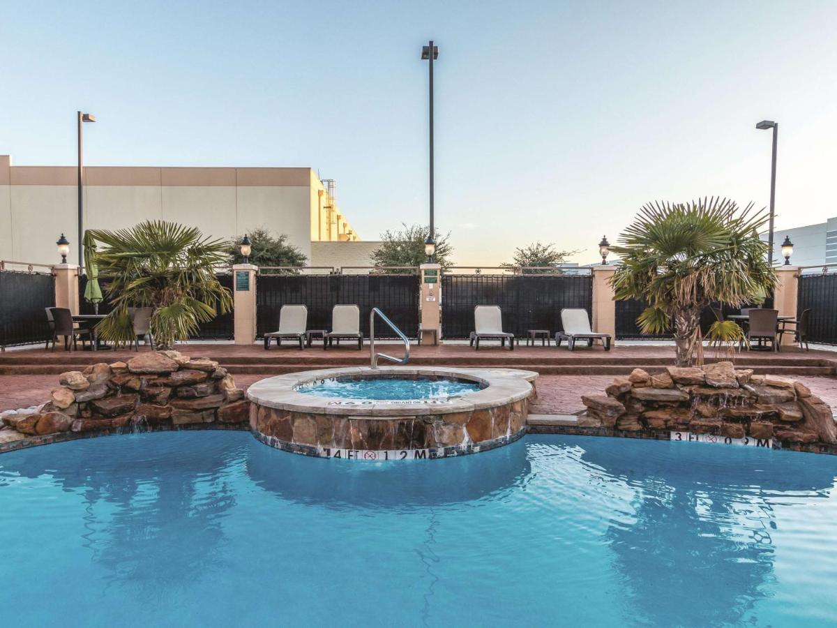 One-Bedroom King Suite - Non-Smoking at La Quinta Inn & Suites by Wyndham Dallas Grand Prairie South