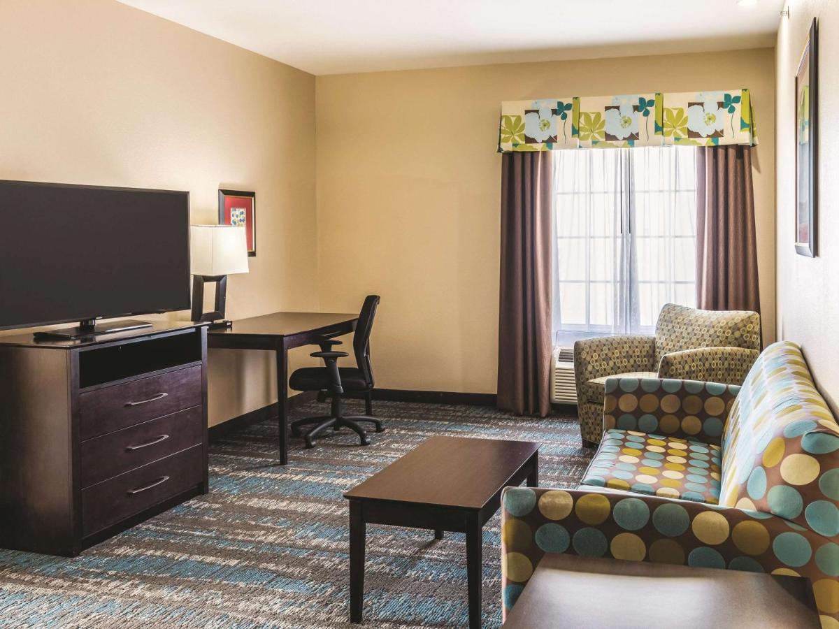 One-Bedroom King Suite - Non-Smoking at La Quinta Inn & Suites by Wyndham Dallas Grand Prairie South