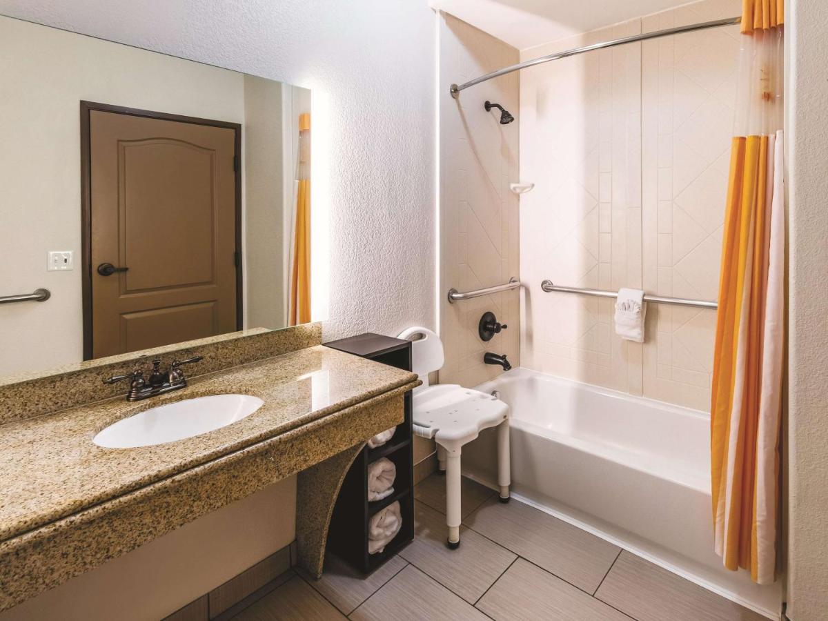 One-Bedroom King Suite - Non-Smoking at La Quinta Inn & Suites by Wyndham Dallas Grand Prairie South