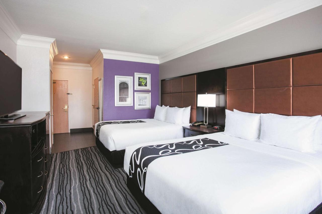 Queen Room with Two Queen Beds and Mobility/Hearing Access - Non-Smoking at La Quinta Inn & Suites by Wyndham Dublin - Pleasanton