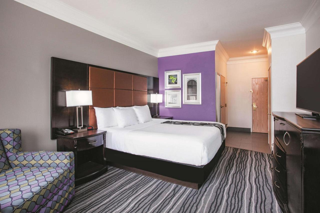 Deluxe King Room at La Quinta Inn & Suites by Wyndham Dublin - Pleasanton