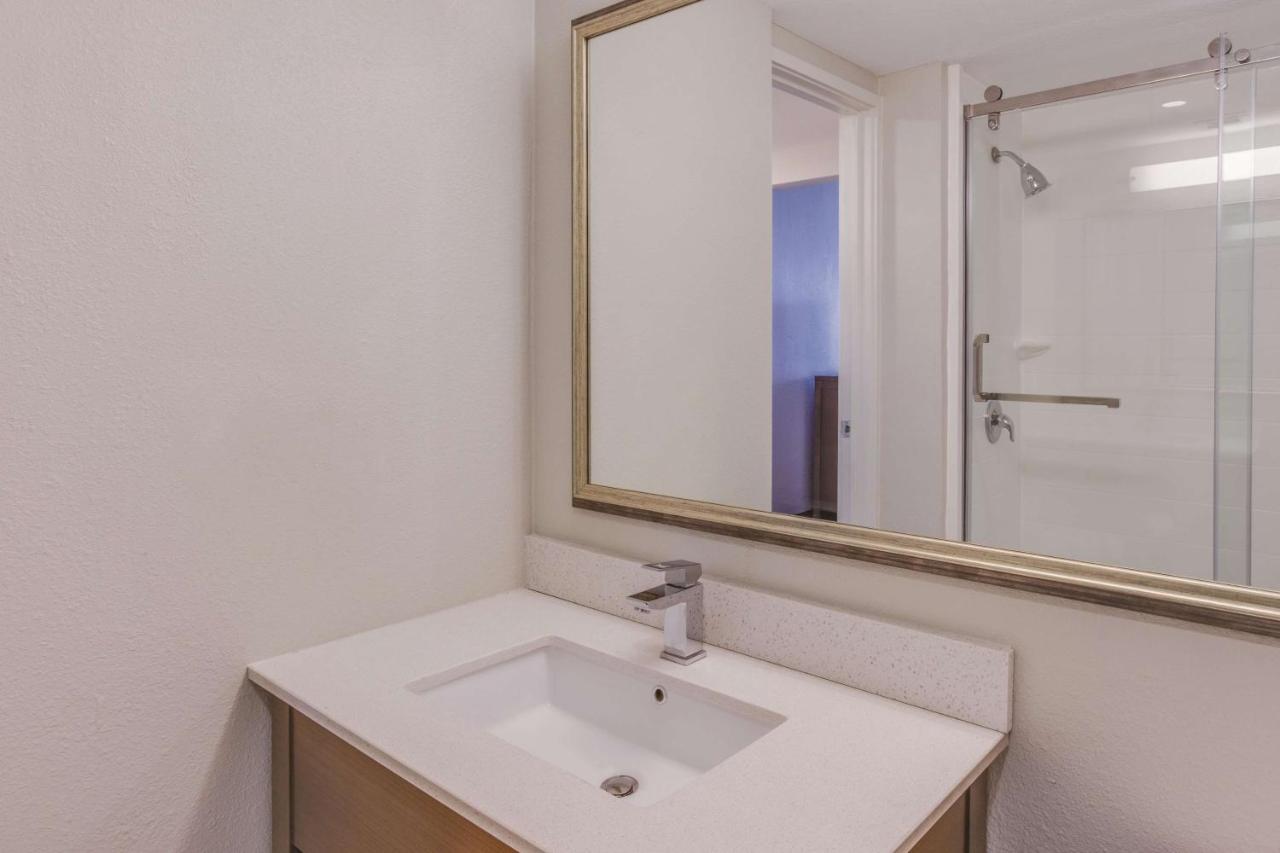 | La Quinta by Wyndham Philadelphia Airport