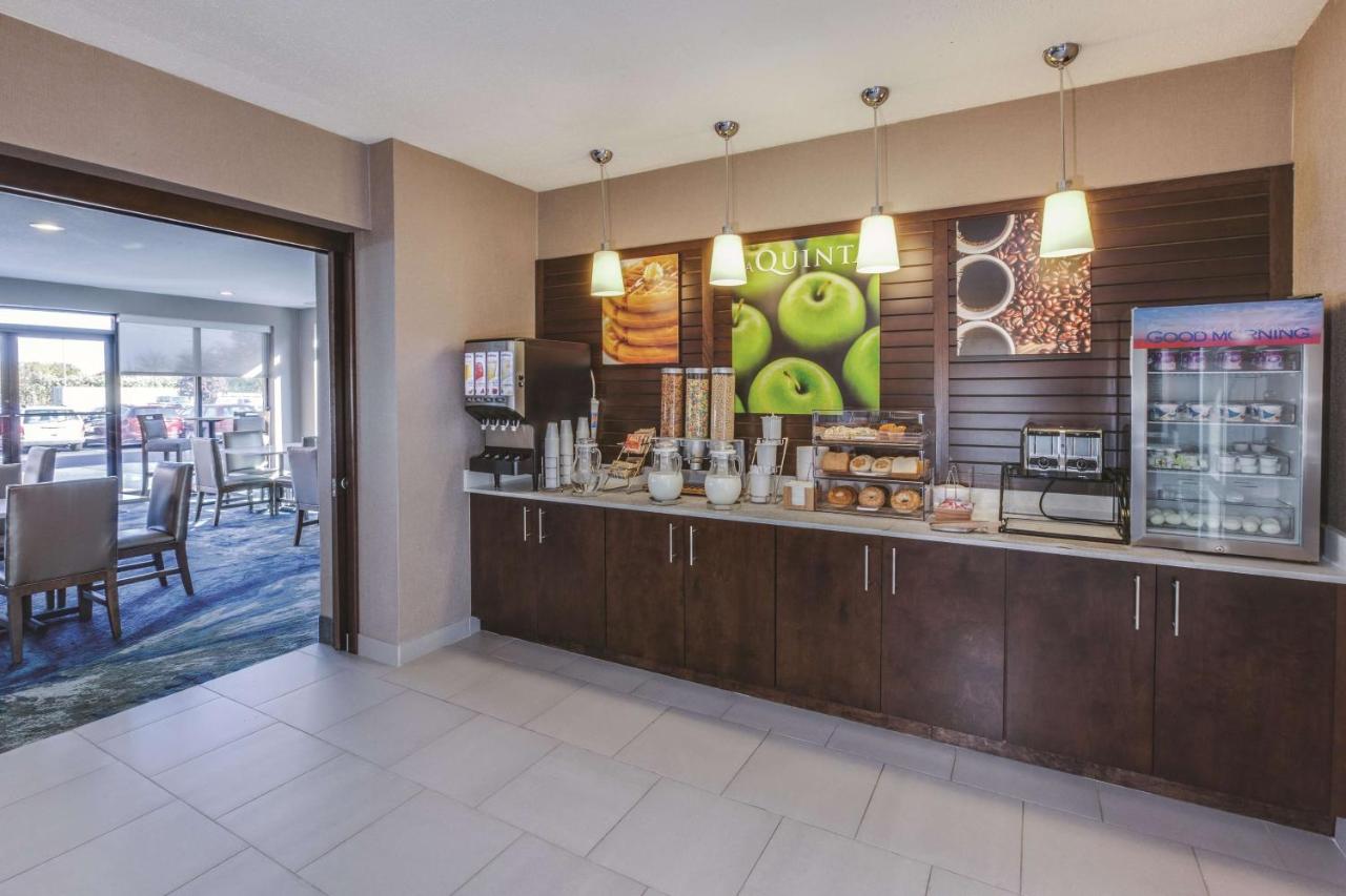 | La Quinta by Wyndham Philadelphia Airport
