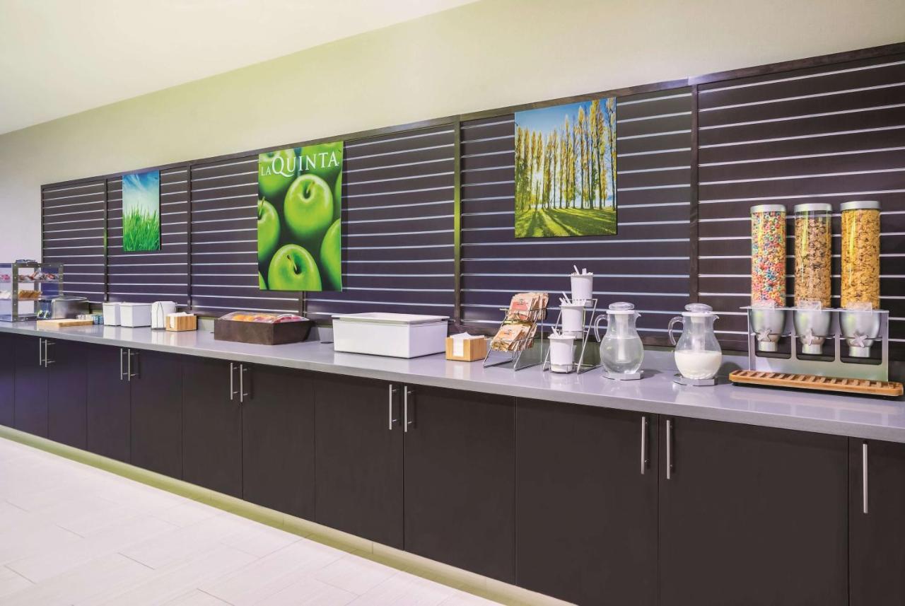 | La Quinta by Wyndham Clifton Park