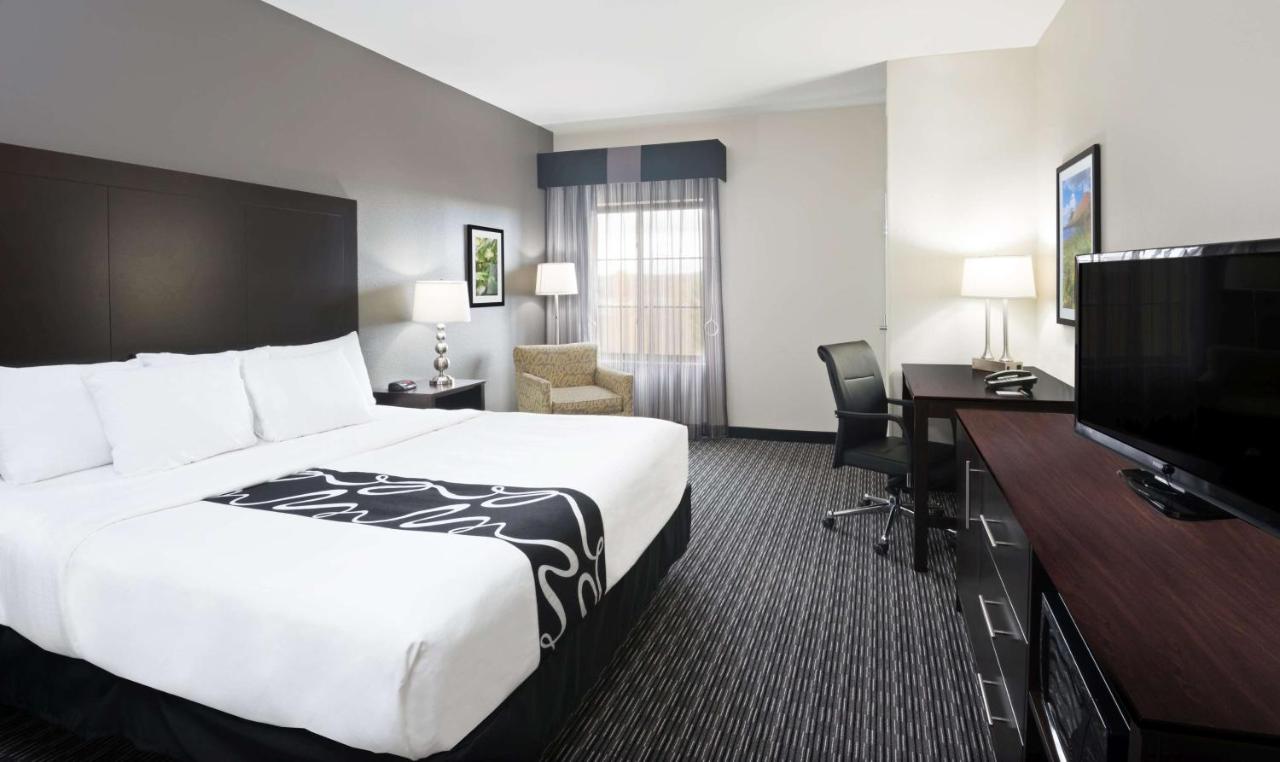 King Room at La Quinta Inn & Suites by Wyndham Billings