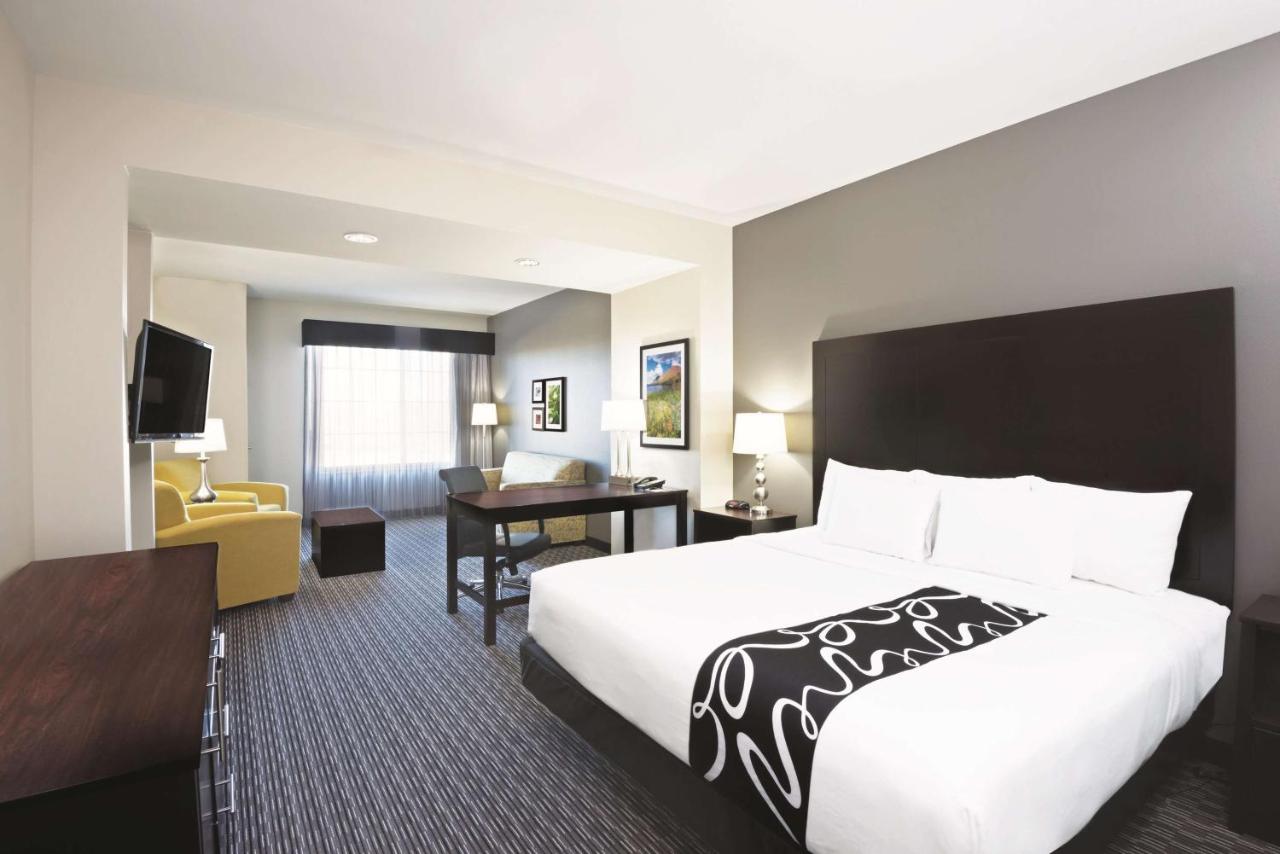 Deluxe King Room - Mobility Access/Non-Smoking at La Quinta Inn & Suites by Wyndham Billings