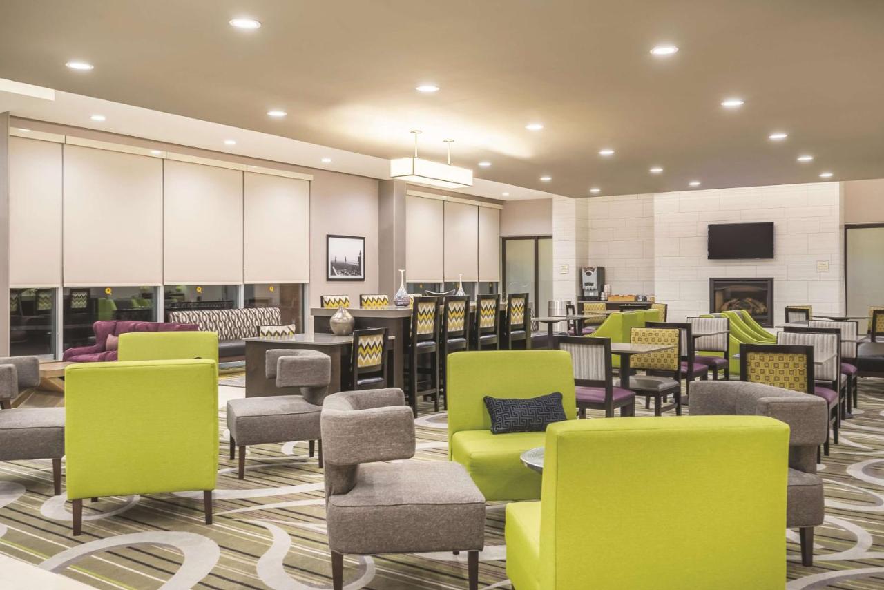 | La Quinta by Wyndham Clifton Park