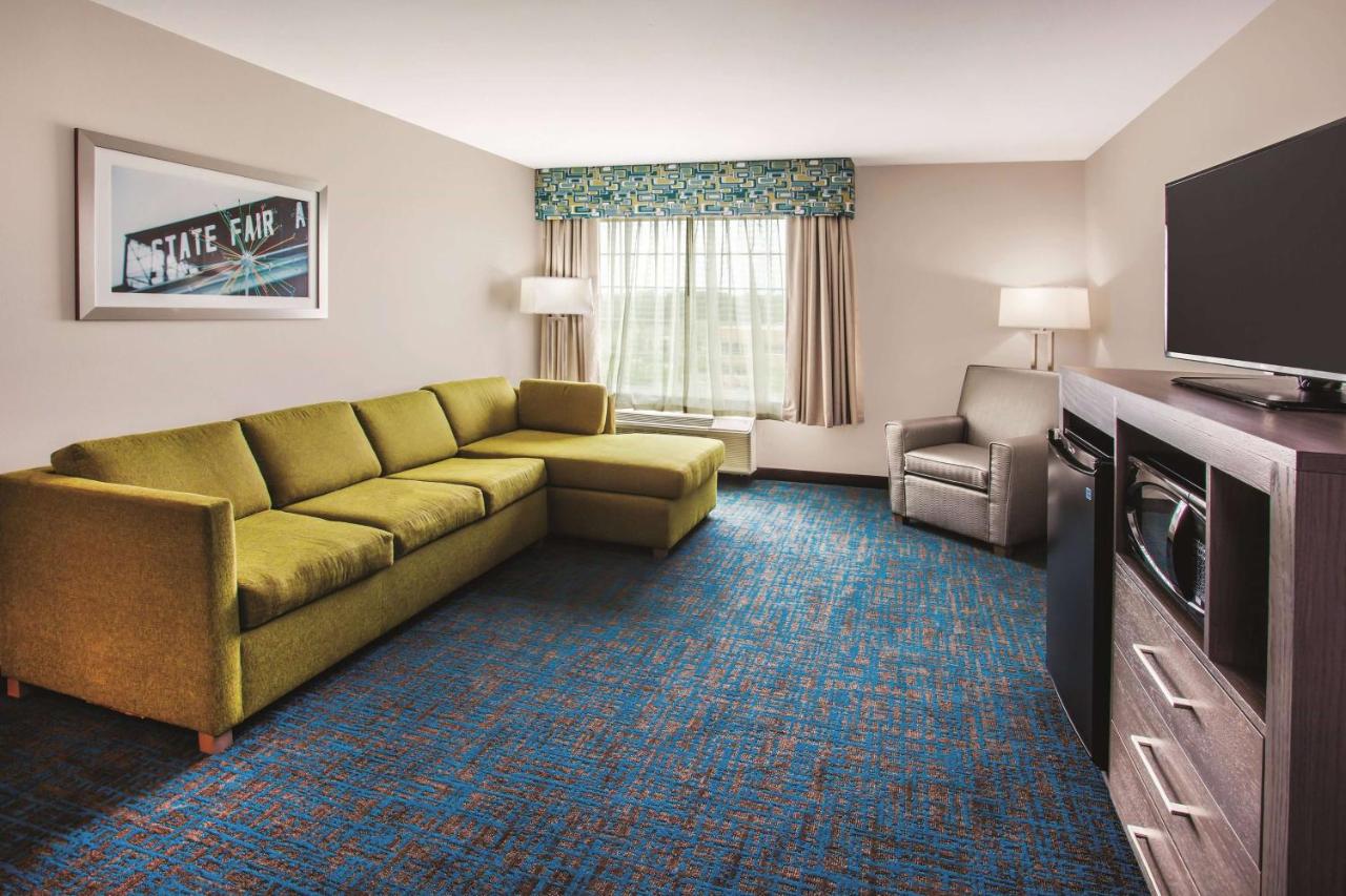 One-Bedroom King Suite - Non-Smoking at La Quinta Inn & Suites by Wyndham St. Paul-Woodbury