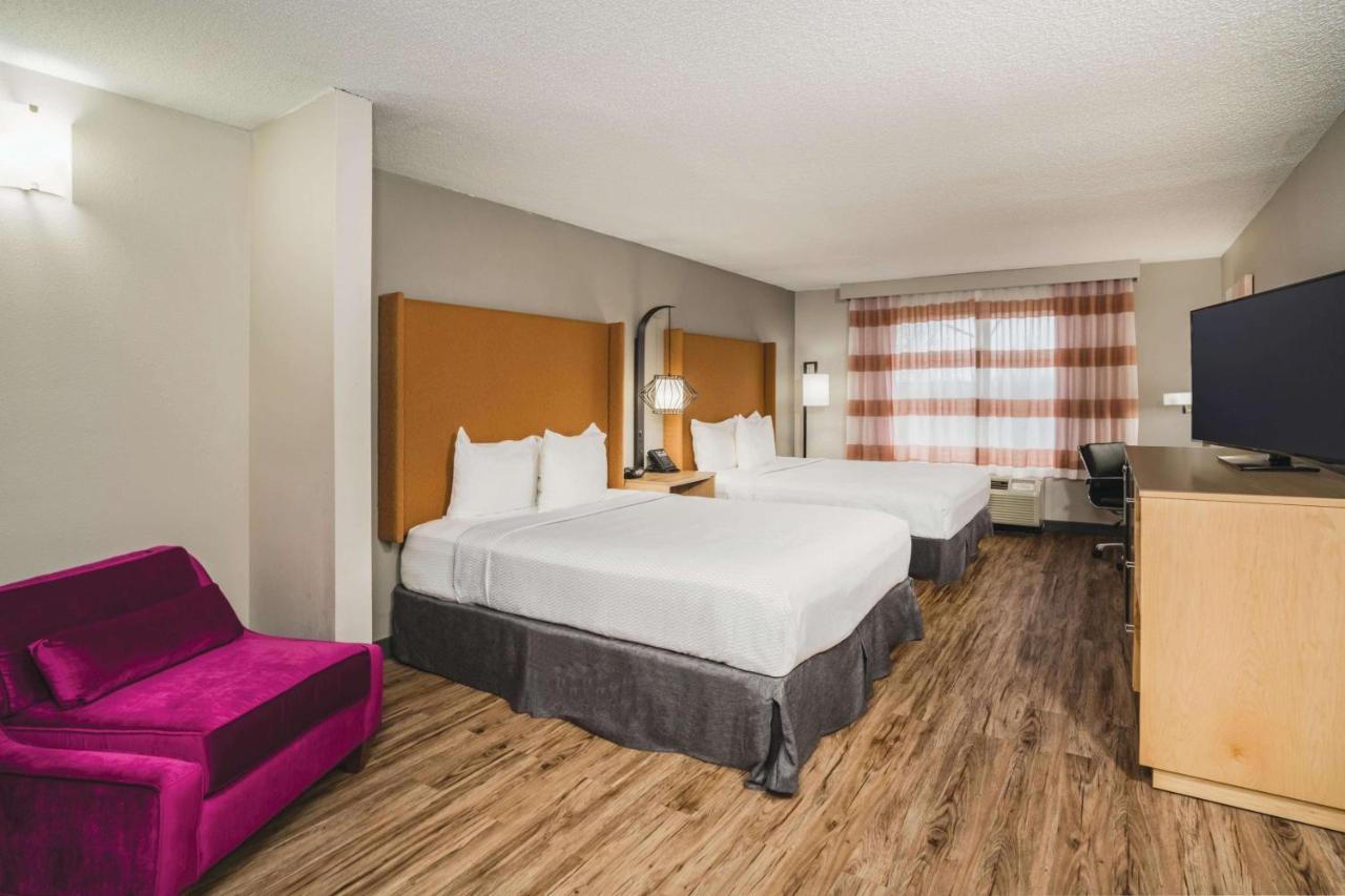 Queen Room - Mobility Access/Non-Smoking at La Quinta Inn & Suites by Wyndham Chattanooga North - Hixson