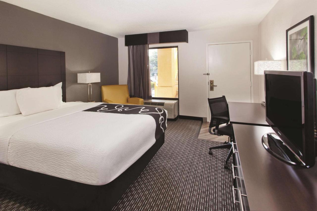 King Room - Non-Smoking at La Quinta by Wyndham Charleston Riverview