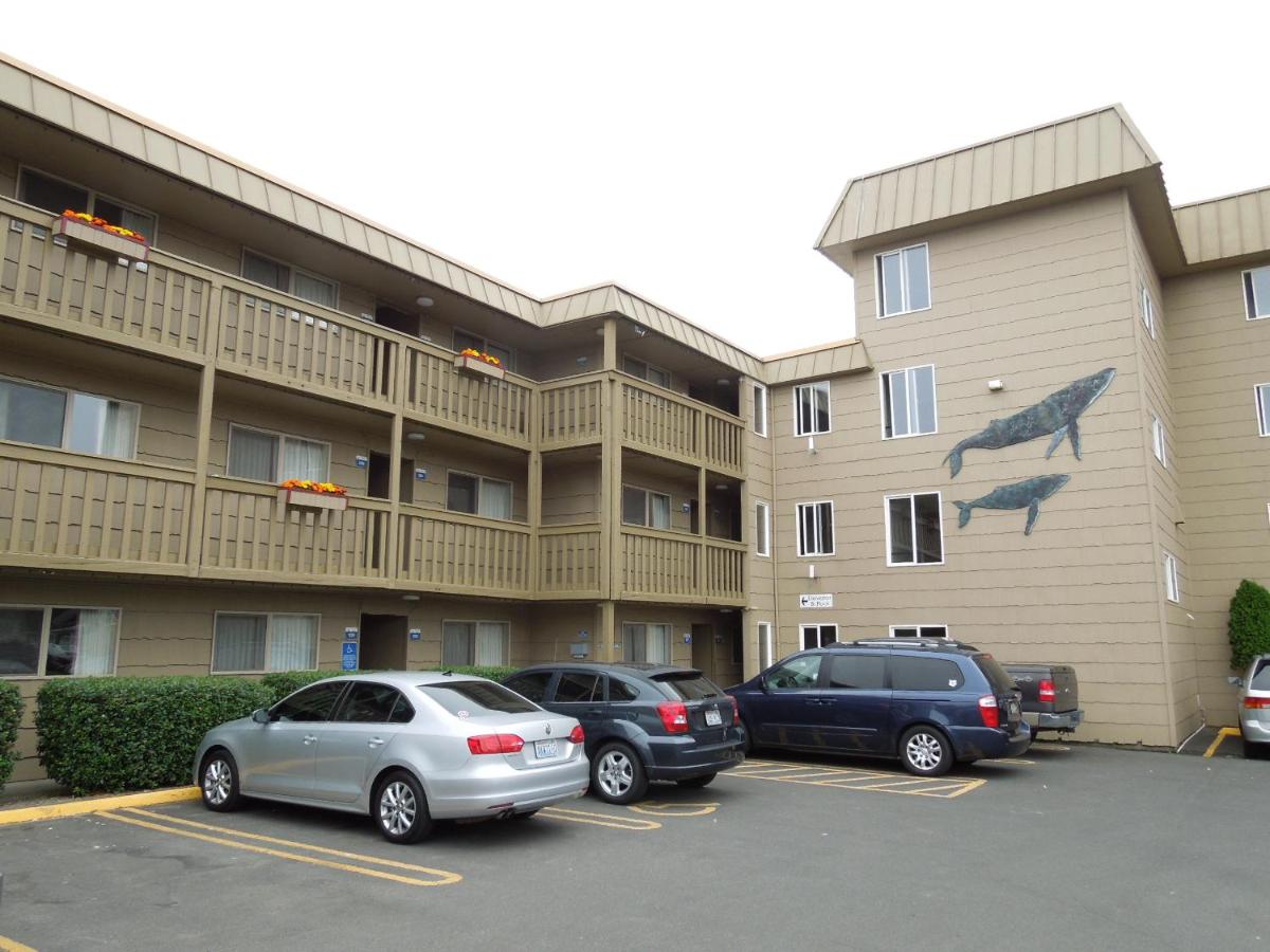 | Ebb Tide Oceanfront Inn
