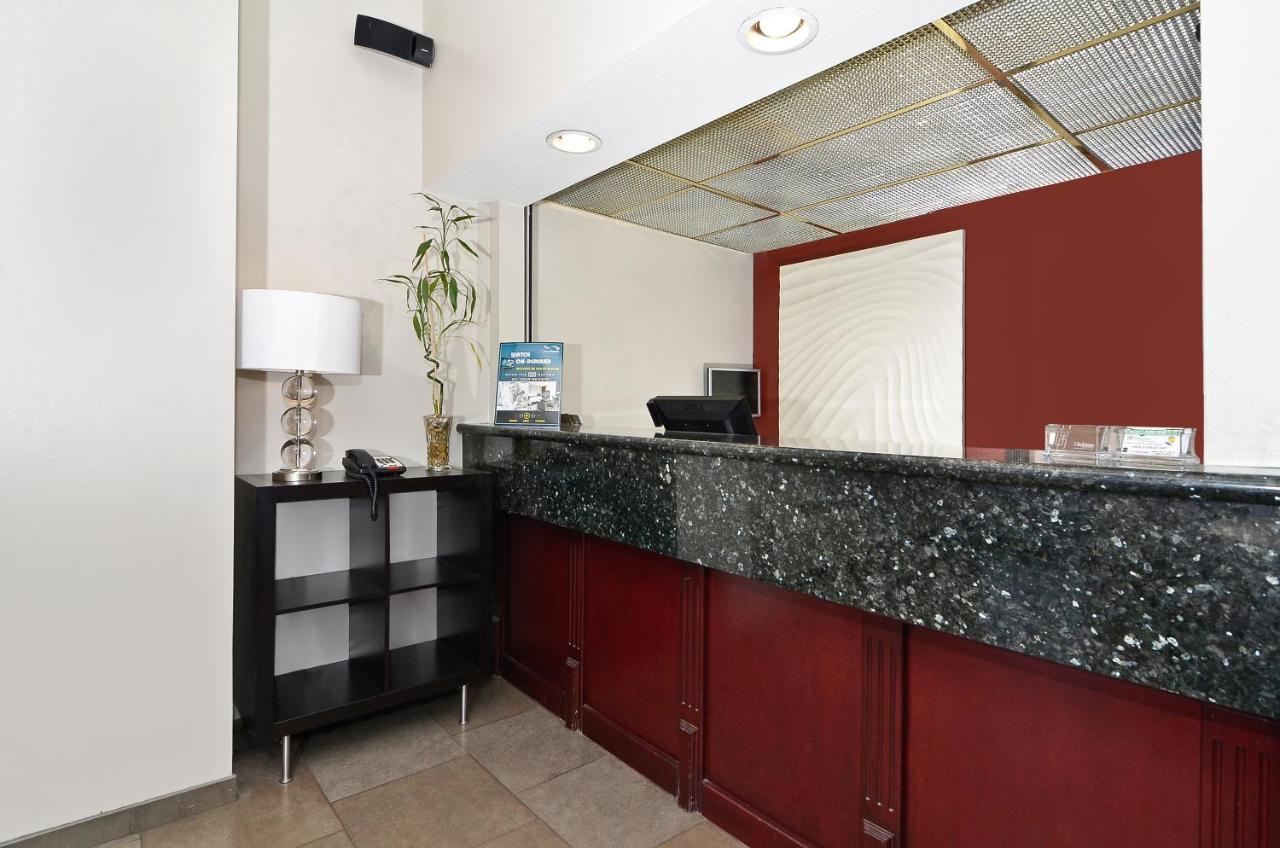 | Clackamas Inn and Suites