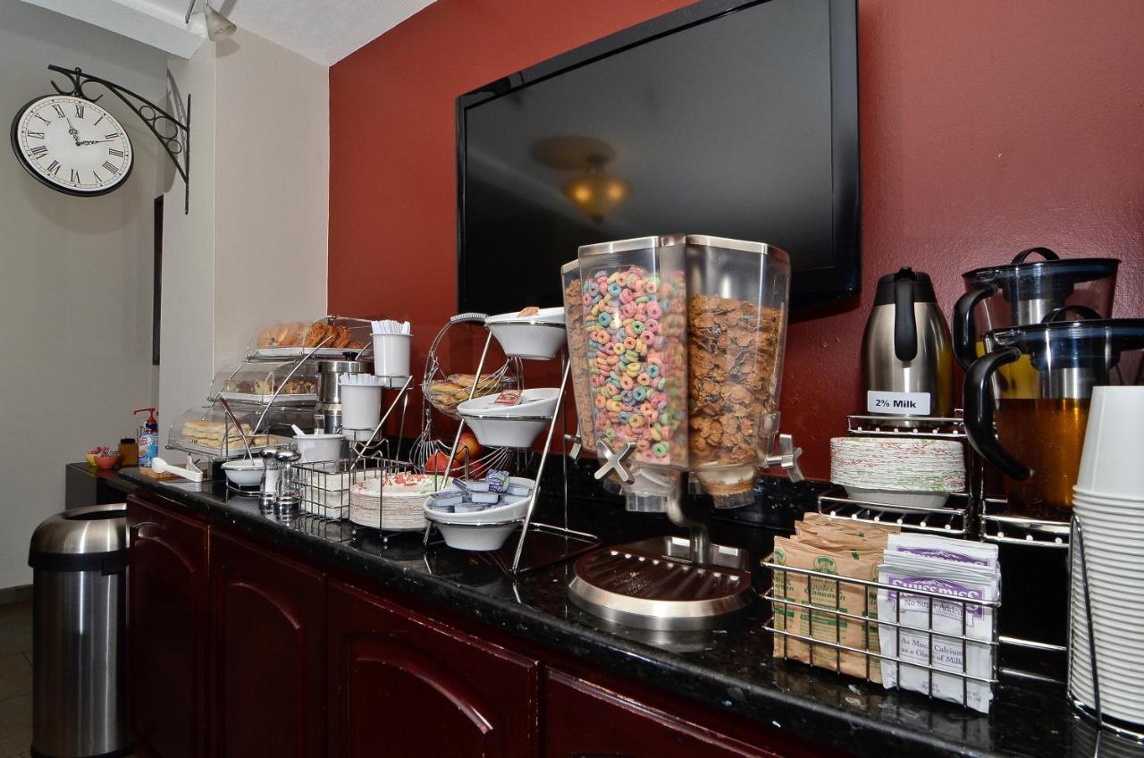 | Clackamas Inn and Suites