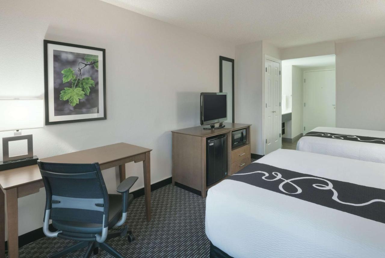 Deluxe Room with Two Queen Beds at La Quinta Inn & Suites by Wyndham Rancho Cordova Sacramento