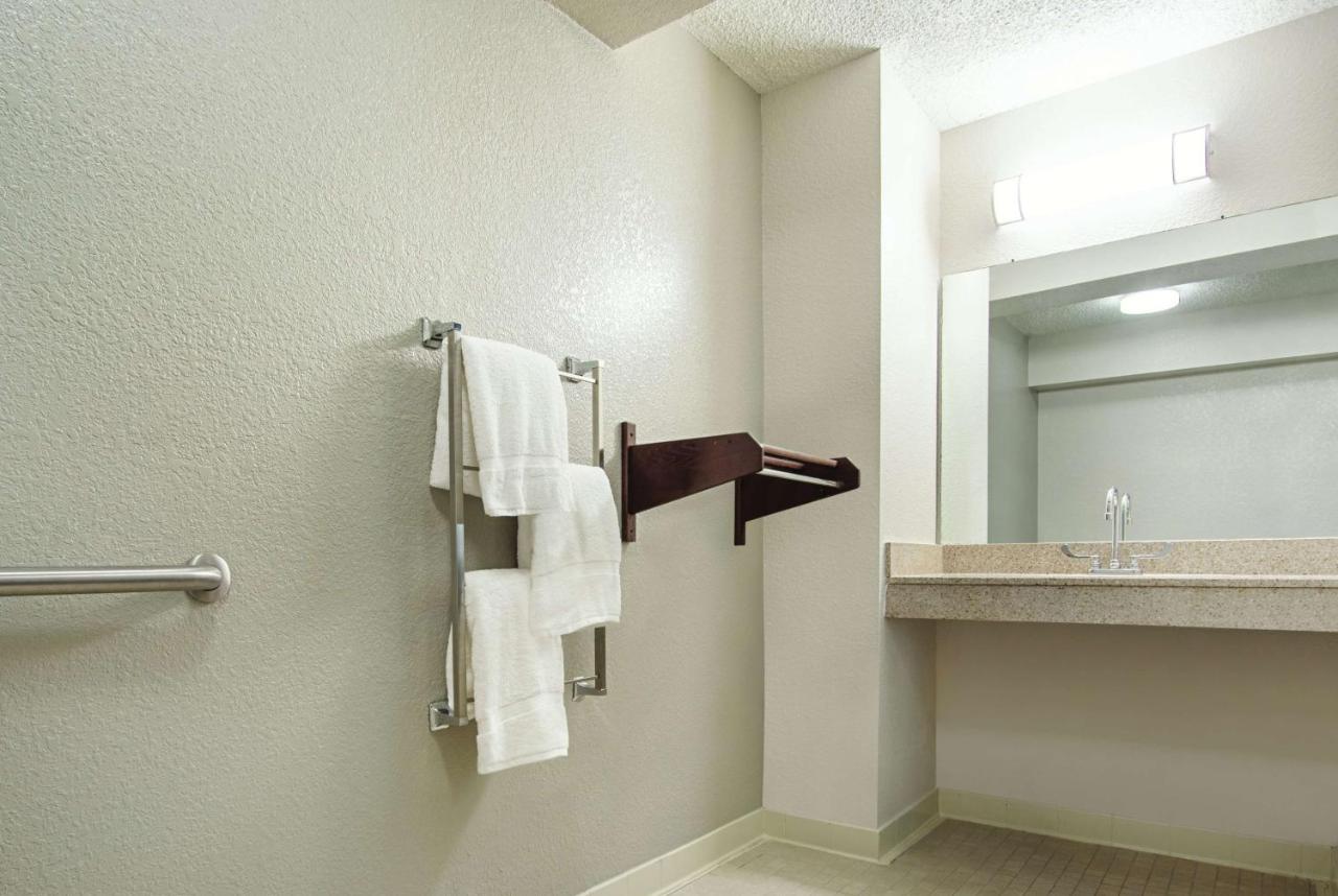 Double Room with Two Double Beds and Bath Tub - Mobility Accessible/Non-Smoking at La Quinta Inn by Wyndham West Palm Beach - Florida Turnpike