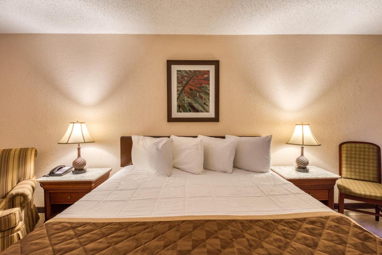 | Palms Garden Inn