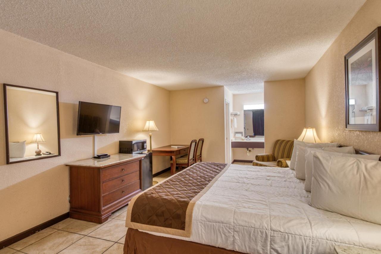 | Palms Garden Inn