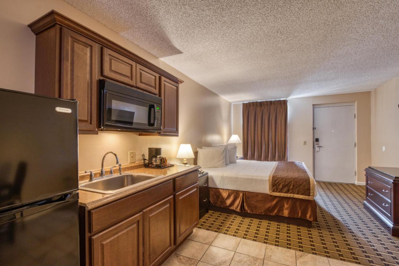 | Palms Garden Inn