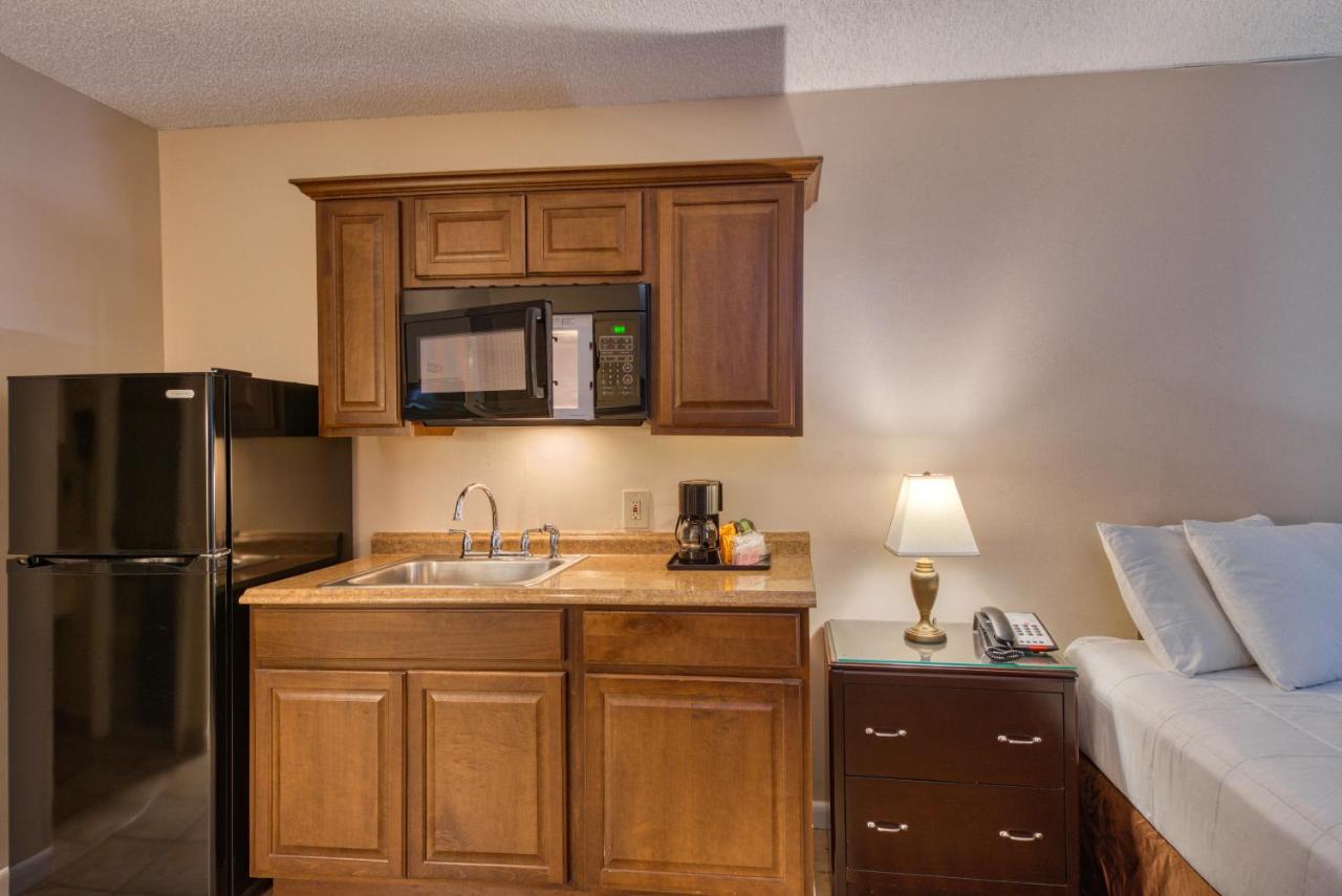 | Palms Garden Inn