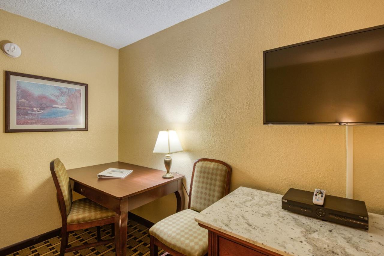 | Palms Garden Inn